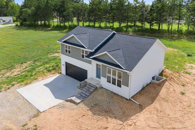 1824 SOUTHLAND LANE, New London, WI 54961