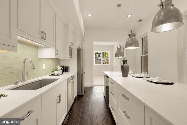 1027 7TH ST NE, Washington, DC 20002
