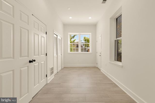 1027 7TH ST NE, Washington, DC 20002