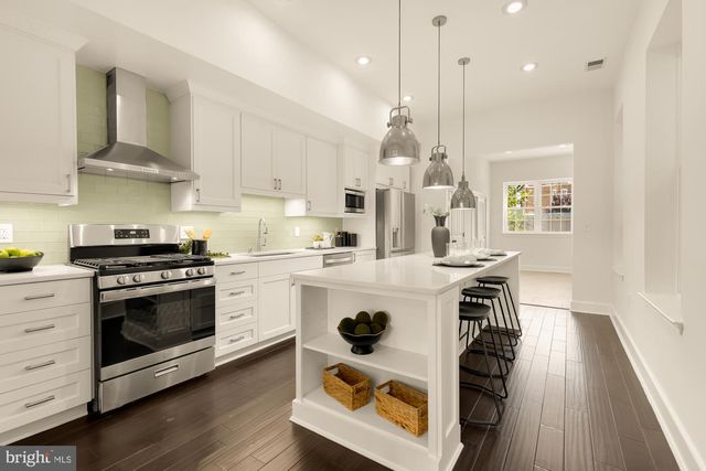 1027 7TH ST NE, Washington, DC 20002