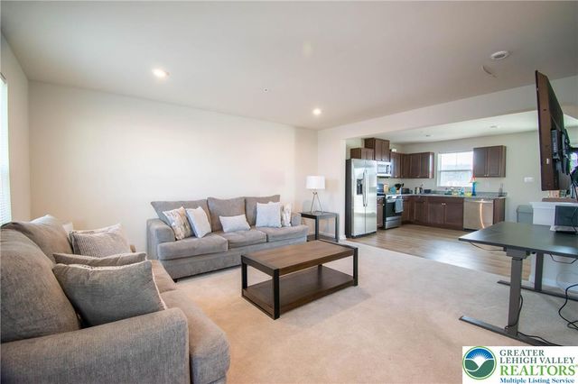 2118 Cross Country Road, Northampton Boro, PA 18067