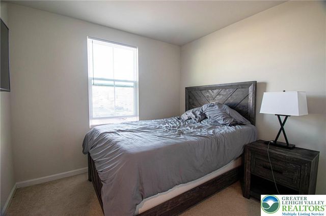 2118 Cross Country Road, Northampton Boro, PA 18067