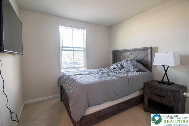 2118 Cross Country Road, Northampton Boro, PA 18067