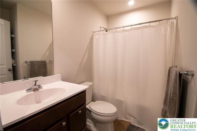 2118 Cross Country Road, Northampton Boro, PA 18067