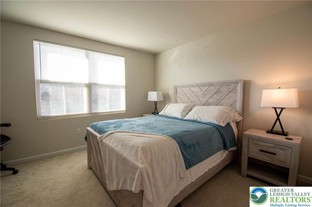 2118 Cross Country Road, Northampton Boro, PA 18067