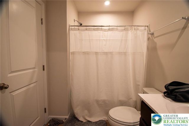 2118 Cross Country Road, Northampton Boro, PA 18067