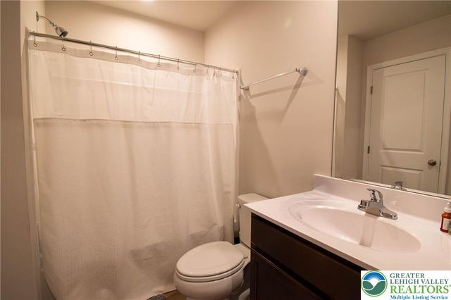 2118 Cross Country Road, Northampton Boro, PA 18067