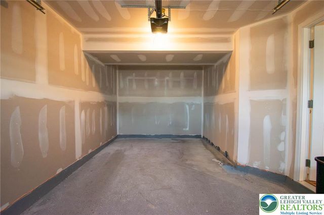 2118 Cross Country Road, Northampton Boro, PA 18067