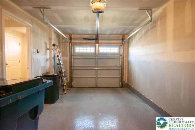 2118 Cross Country Road, Northampton Boro, PA 18067