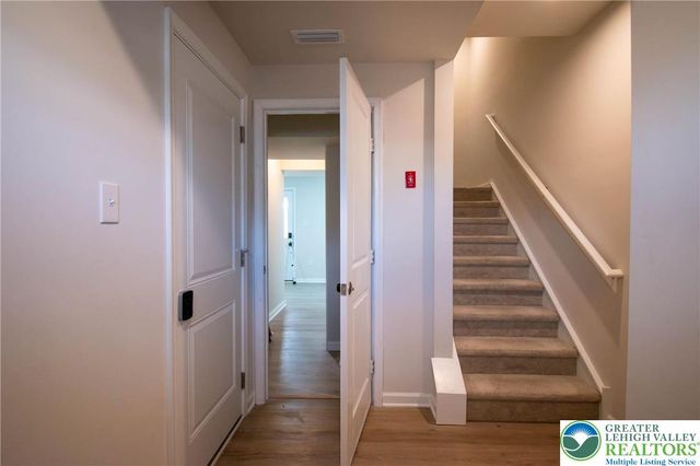 2118 Cross Country Road, Northampton Boro, PA 18067