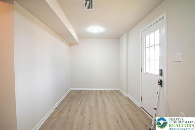 2118 Cross Country Road, Northampton Boro, PA 18067