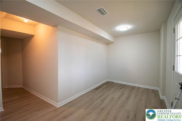 2118 Cross Country Road, Northampton Boro, PA 18067