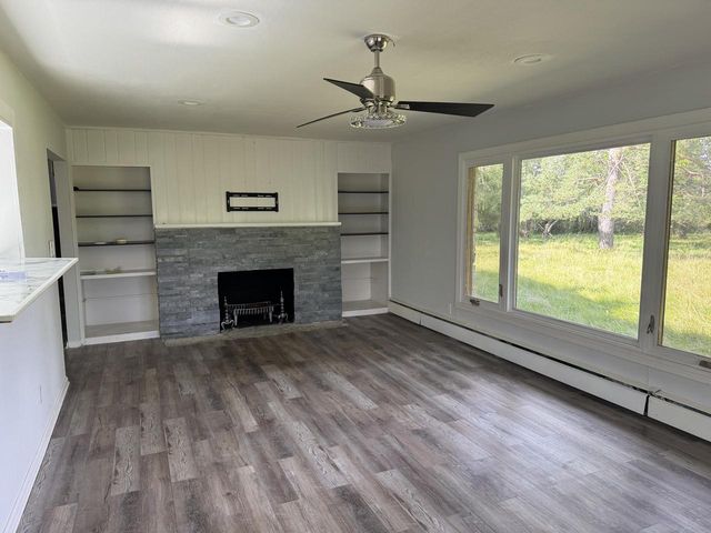 114 W Mequon ROAD, Mequon, WI 53092