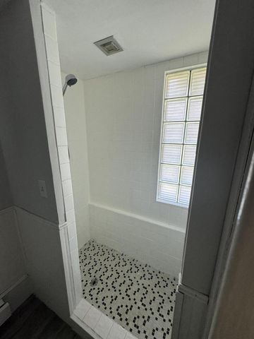 114 W Mequon ROAD, Mequon, WI 53092