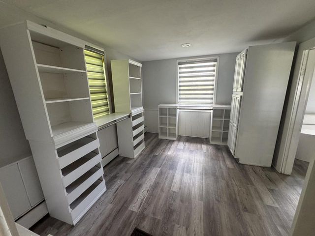 114 W Mequon ROAD, Mequon, WI 53092