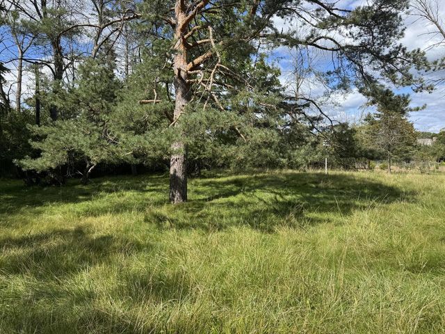 114 W Mequon ROAD, Mequon, WI 53092