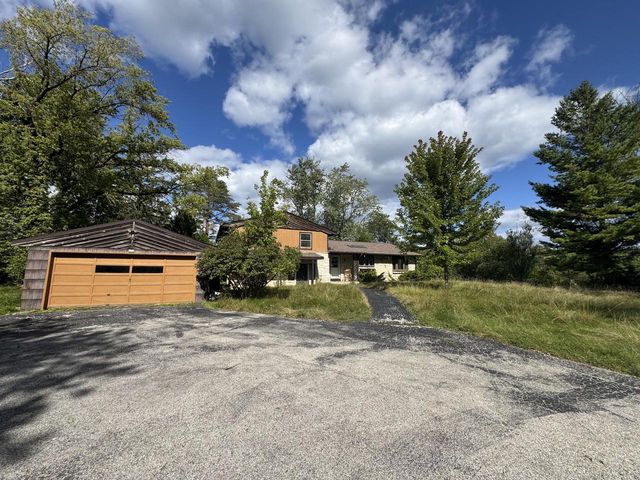 114 W Mequon ROAD, Mequon, WI 53092