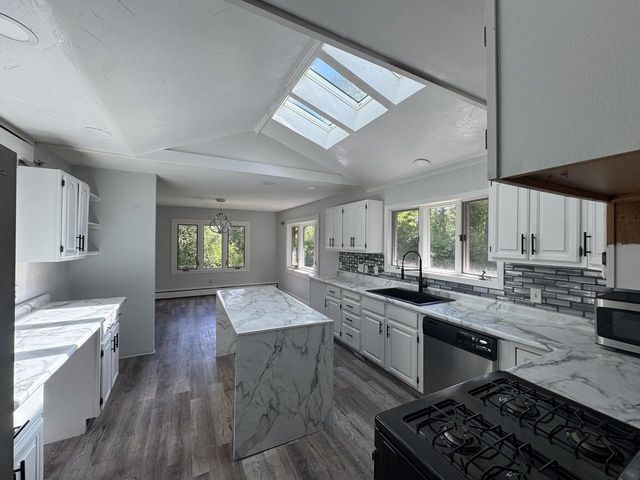 114 W Mequon ROAD, Mequon, WI 53092