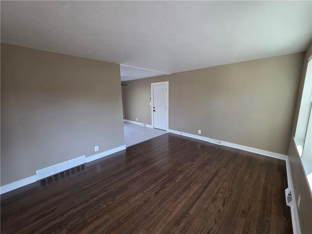 212 W Cambridge Road, Belton, MO 64012