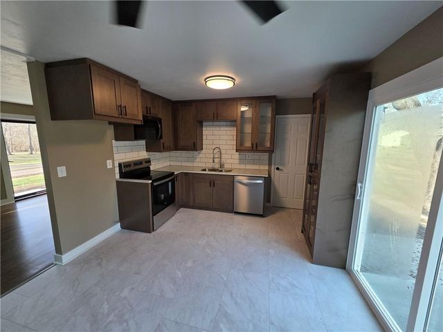 212 W Cambridge Road, Belton, MO 64012