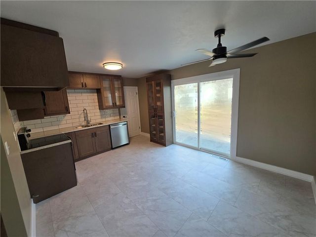 212 W Cambridge Road, Belton, MO 64012