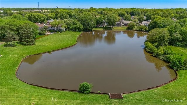 858 SHOREWOOD Drive, Bartlett, IL 60103