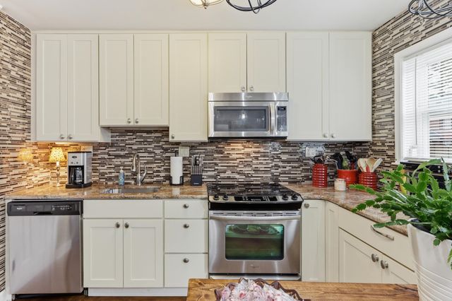 5720 Quince Rd Apt 3, Memphis, TN 38119