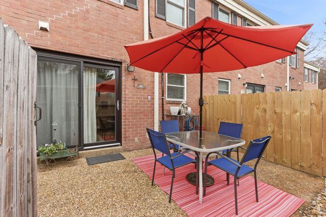 5720 Quince Rd Apt 3, Memphis, TN 38119