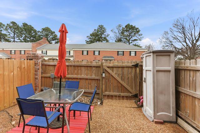 5720 Quince Rd Apt 3, Memphis, TN 38119