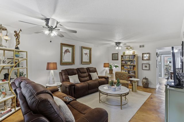 5720 Quince Rd Apt 3, Memphis, TN 38119