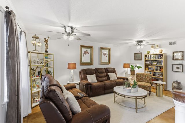 5720 Quince Rd Apt 3, Memphis, TN 38119