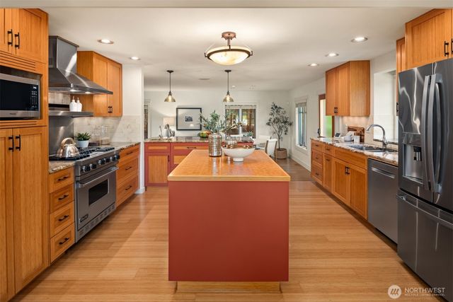 821 4th Street, Kirkland, WA 98033