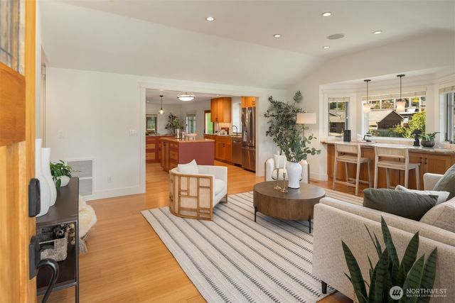 821 4th Street, Kirkland, WA 98033