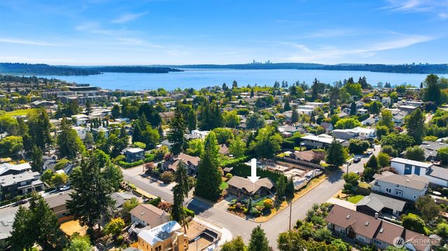 821 4th Street, Kirkland, WA 98033