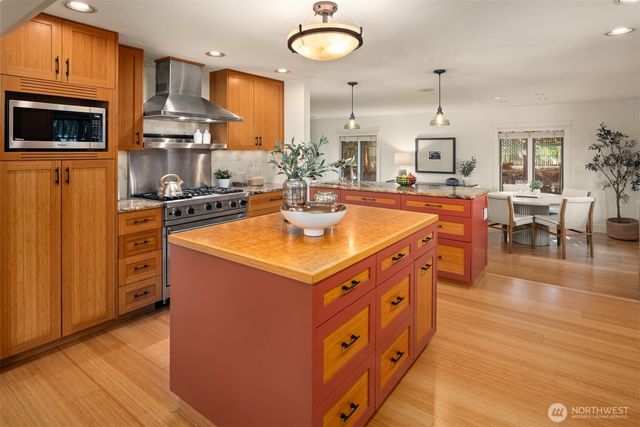 821 4th Street, Kirkland, WA 98033