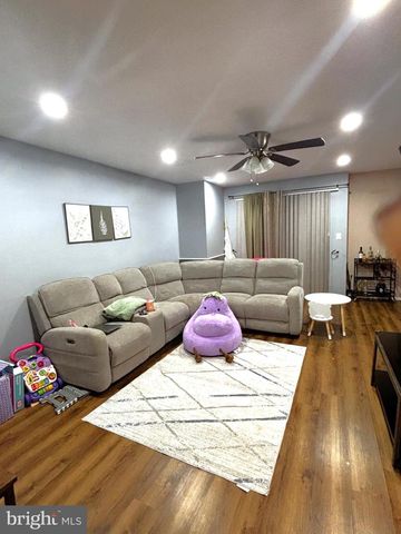 2905 MADALINE DR, Avenel, NJ 07001