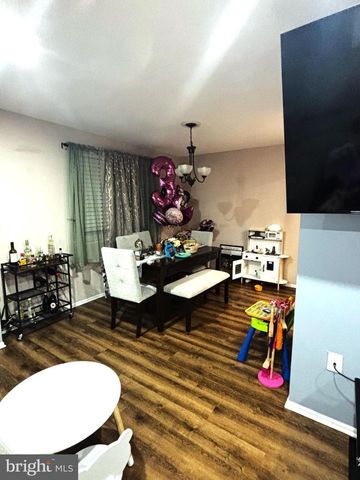 2905 MADALINE DR, Avenel, NJ 07001