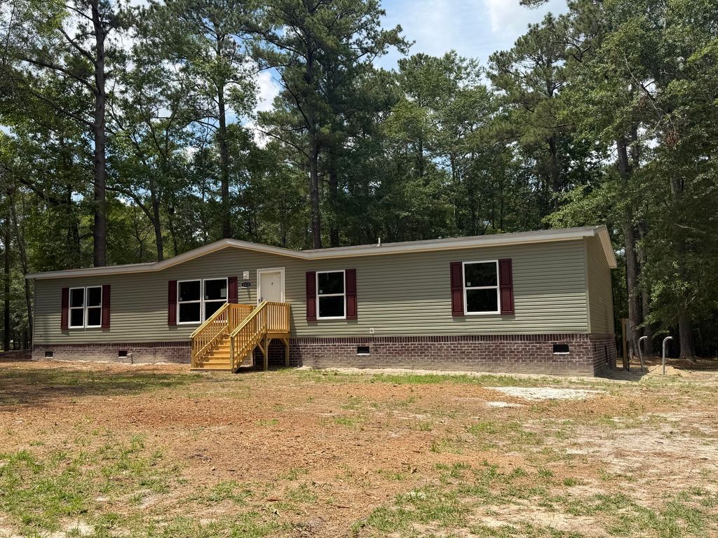 1323 Pleasure Drive, Summerton, SC 29148