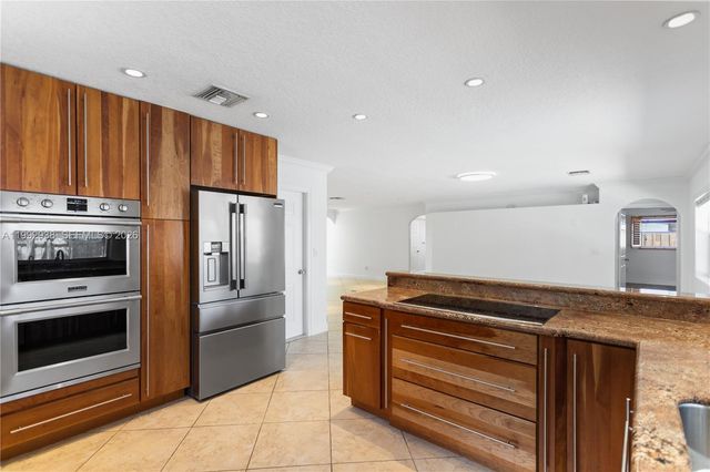 405 SE 4th Ter, Dania Beach, FL 33004