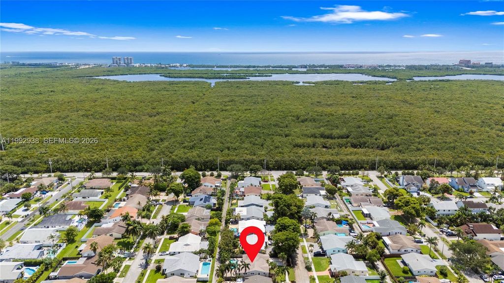 Image 10 of property listing at 405 SE 4th Ter, Dania Beach, FL 33004