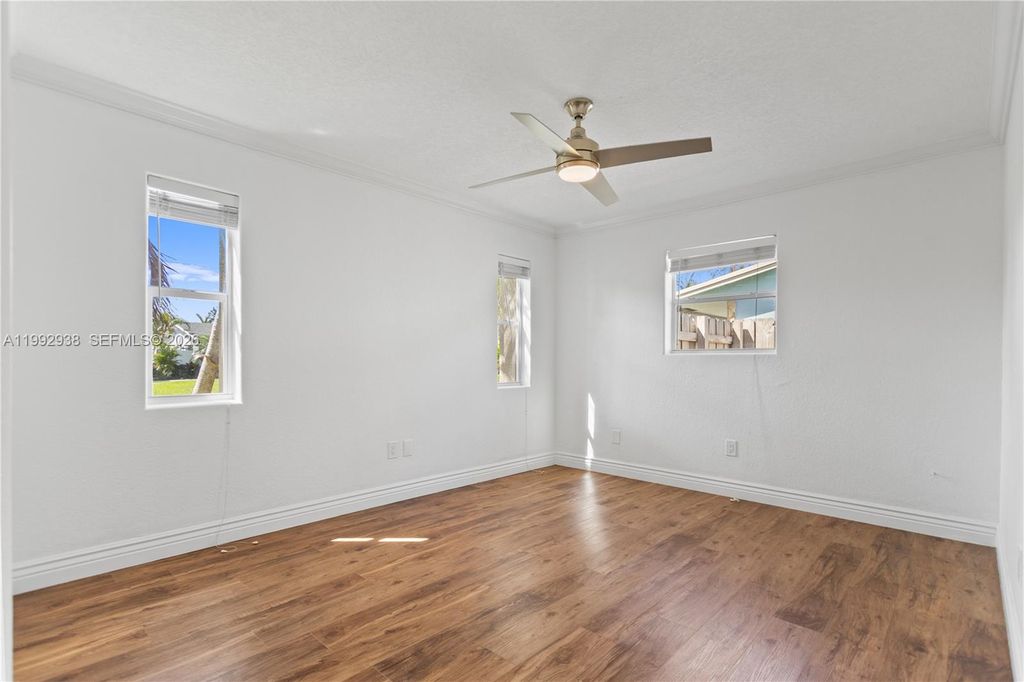 Image 20 of property listing at 405 SE 4th Ter, Dania Beach, FL 33004