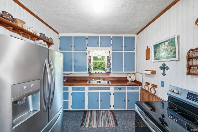 11722 N River Road, New Haven, IN 46774