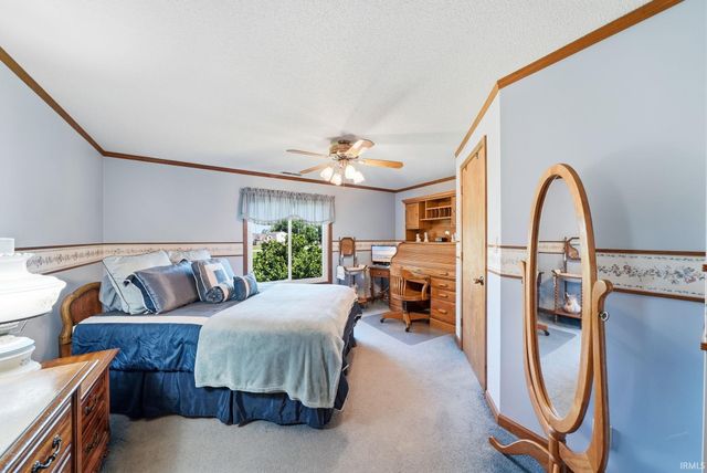 11722 N River Road, New Haven, IN 46774