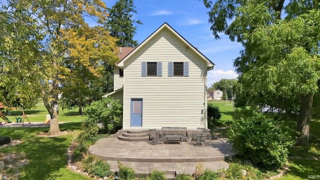 11722 N River Road, New Haven, IN 46774