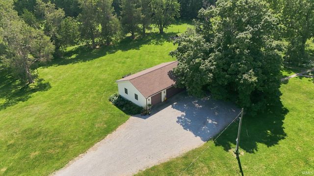 11722 N River Road, New Haven, IN 46774