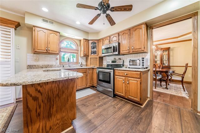 6276 Coldstream, Highland Heights, OH 44143