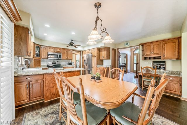 6276 Coldstream, Highland Heights, OH 44143