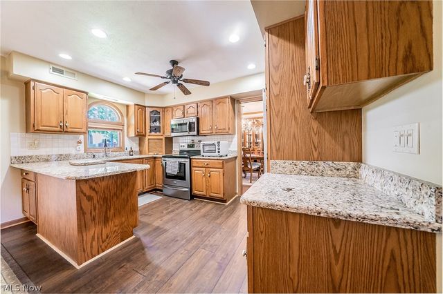 6276 Coldstream, Highland Heights, OH 44143