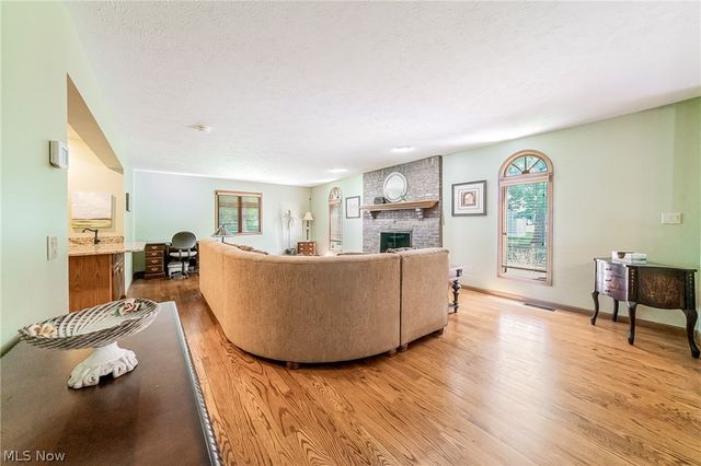 6276 Coldstream, Highland Heights, OH 44143