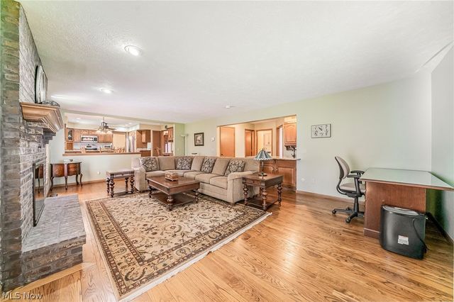 6276 Coldstream, Highland Heights, OH 44143